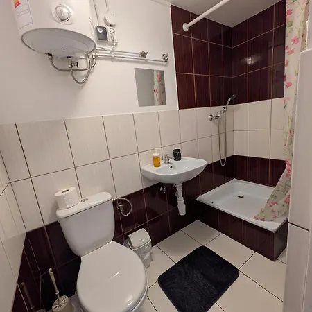 Mikutiku Lesne Nad Morzem 미코세보